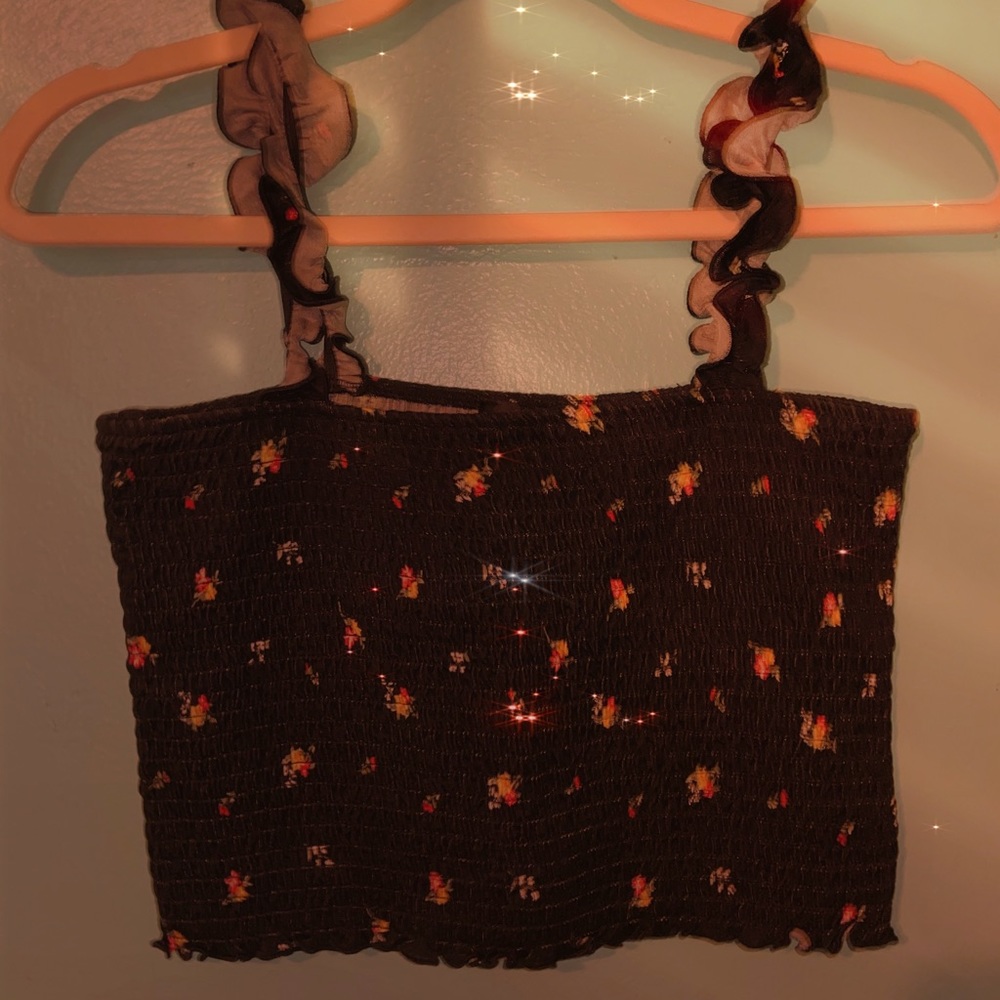 💛✨Smocked Floral Top!!✨💛